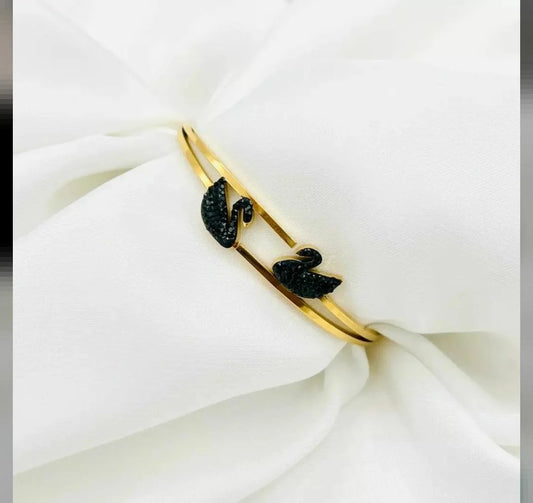 Swan Bracelet | Black