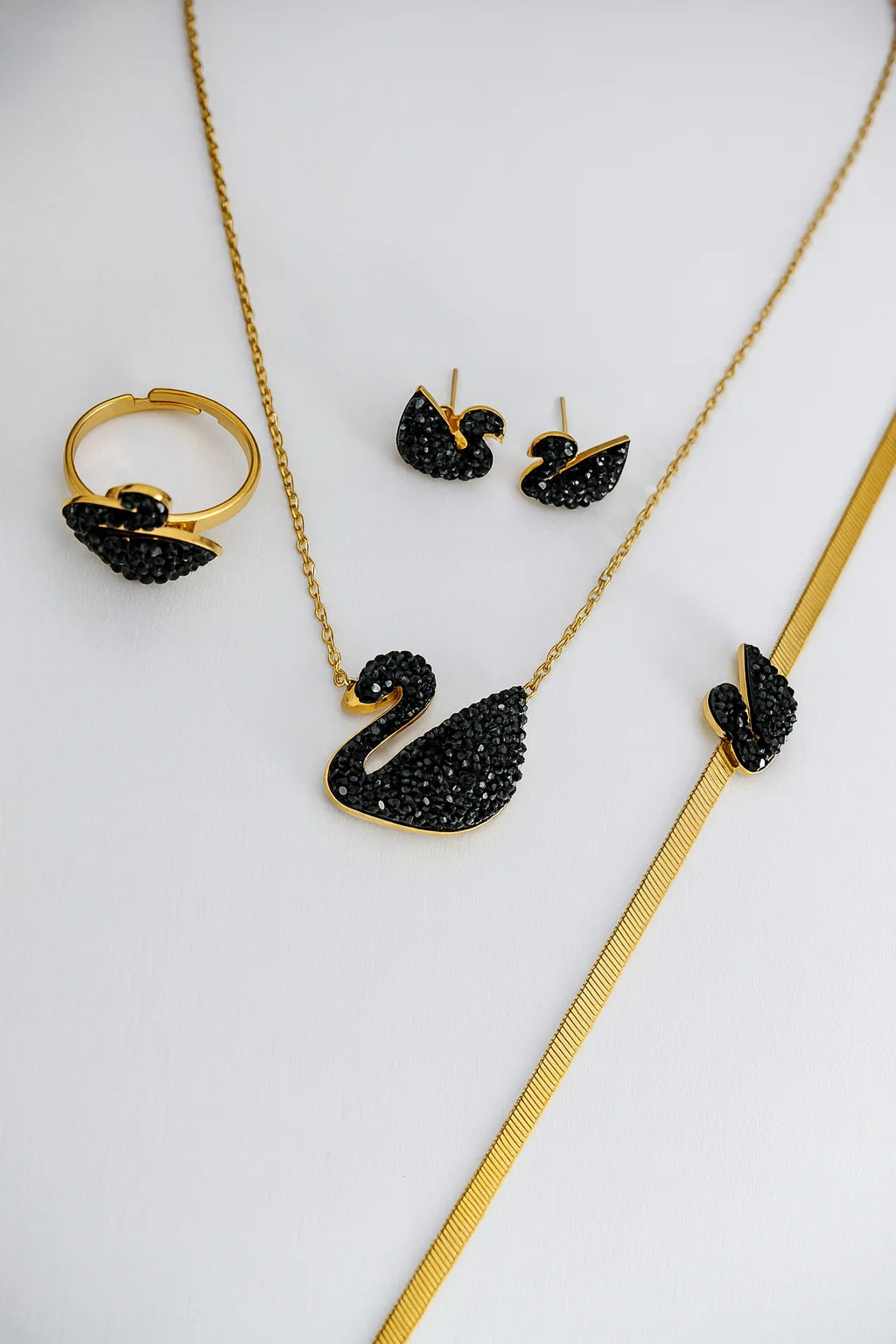 Swan Set | 4 Pieces
